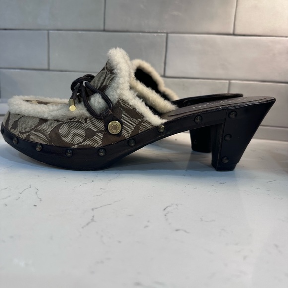 Coach clogs size 9 - Picture 2 of 4